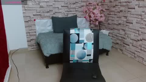 Snapshot of vanse_lust chatting on February 11, 11:12 pm Karuna online show from February 11, 11:12 pm