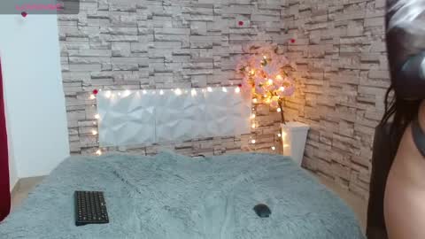 Snapshot of vanse_lust chatting on February 27, 3:08 am Karuna online show from February 27, 3:08 am