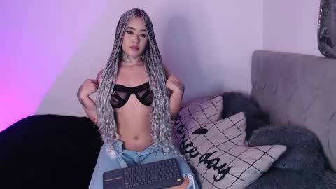 Vayolett Bass online show from February 23, 1:24 am