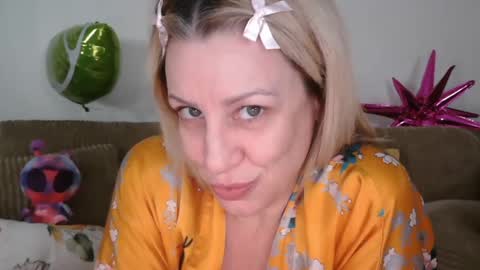 Snapshot of vegas_danielle chatting on October 6, 7:26 am Vegas Dani online show from October 6, 7:26 am