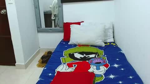 velk_hot1 online show from November 25, 2:38 pm