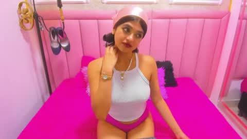 velvet_giirll online show from July 1, 2:26 pm