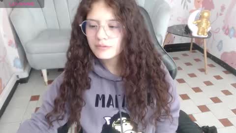 velvet_moon_v online show from February 21, 1:14 pm