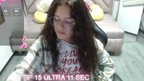 velvet_moon_v online show from December 17, 1:40 pm