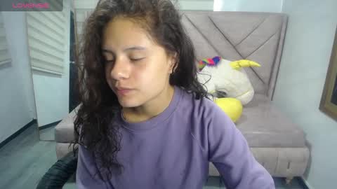 velvet_moon_v online show from September 16, 1:02 pm