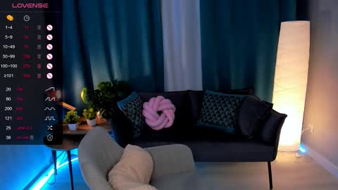 Mia online show from September 14, 9:00 am