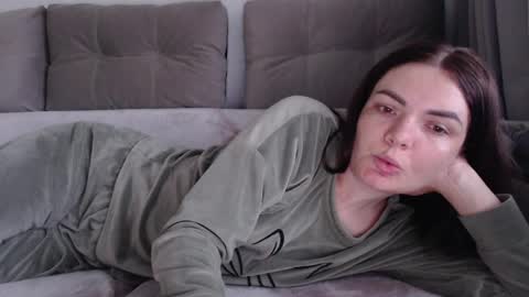 velvetmoon123 online show from April 3, 5:47 am