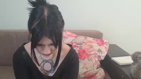 Snapshot of venera_goddess chatting on February 27, 12:01 pm Naly online show from February 27, 12:01 pm