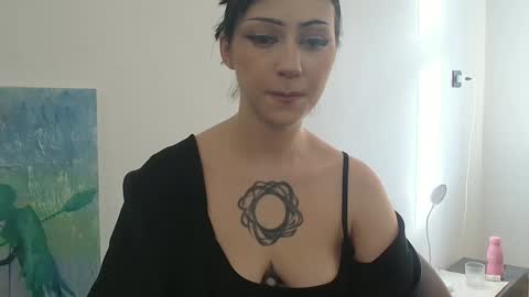 Snapshot of venera_goddess chatting on October 8, 1:39 pm Naly online show from October 8, 1:39 pm