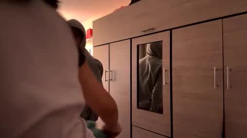 venus_art11 online show from April 3, 9:00 pm