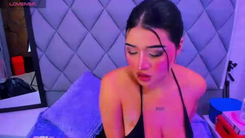 Venusowen  online show from December 3, 2:18 pm