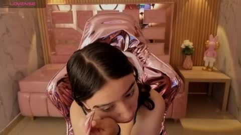 venuss online show from April 9, 12:55 pm