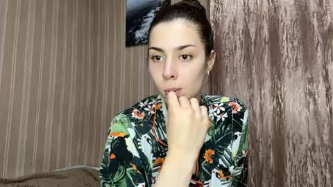 Ayla online show from April 19, 6:10 pm