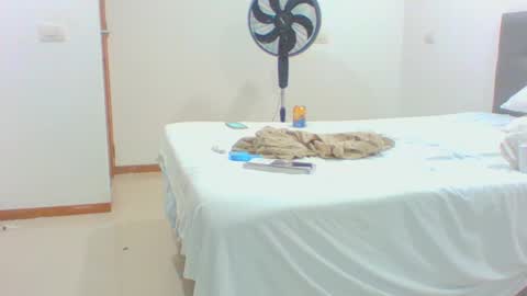 Snapshot of vergagolosa22 chatting on October 3, 4:43 am vergagolosa22 online show from October 3, 4:43 am