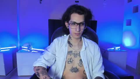 vergil_noir online show from April 25, 5:31 am