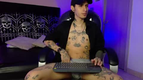 vergil_noir online show from June 4, 4:18 am