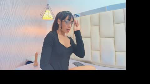 Vero online show from December 16, 12:33 pm