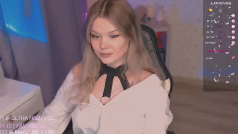 Snapshot of veronaaura chatting on October 13, 10:23 pm Tiffany online show from October 13, 10:23 pm