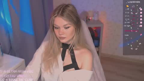 Snapshot of veronaaura chatting on September 17, 12:03 am Tiffany online show from September 17, 12:03 am