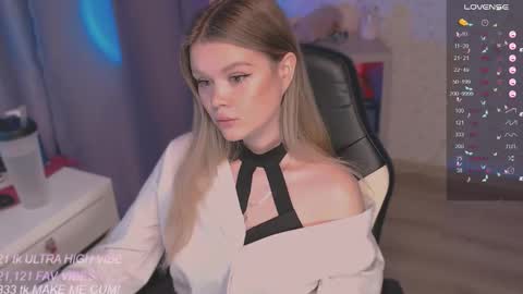 Snapshot of veronaaura chatting on October 20, 5:01 am Tiffany online show from October 20, 5:01 am