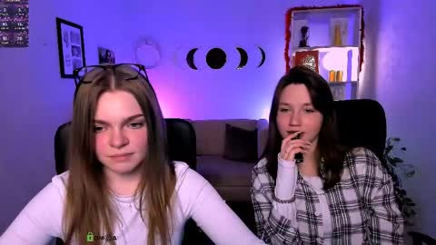 Ronni online show from April 15, 7:38 pm