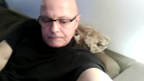 Snapshot of veryharrrrd chatting on January 3, 9:15 am  Marco  online show from January 3, 9:15 am