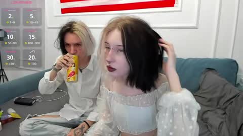 veryraretwins online show from April 22, 1:02 am