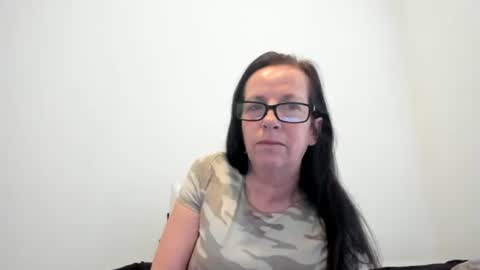 verysassypeachgoddess online show from January 8, 2:23 pm