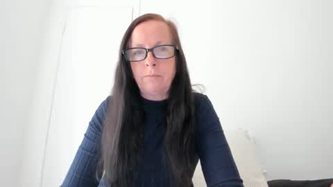 verysassypeachgoddess online show from May 6, 1:50 pm