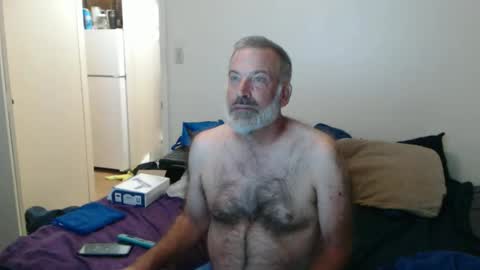 Snapshot of veryveryhairmanindenver chatting on October 27, 12:10 am hairy man online show from October 27, 12:10 am