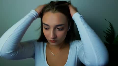 Snapshot of veryveryshygirl chatting on October 10, 6:36 pm Ana online show from October 10, 6:36 pm