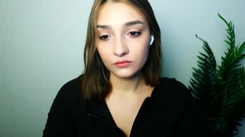 Ana online show from December 2, 6:10 am