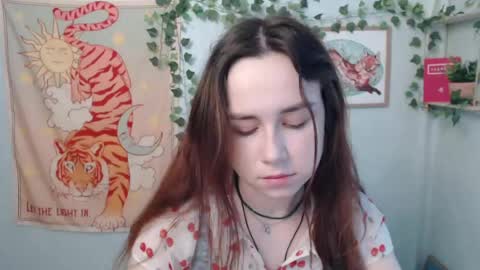 veryveryvery_shy online show from June 5, 5:57 am