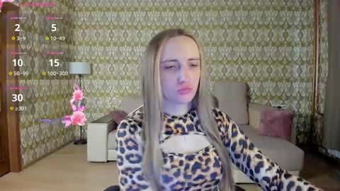 vi_luxxxy online show from May 15, 2:31 am