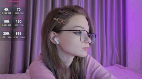 Snapshot of vialeta_baby chatting on October 23, 11:16 pm Vi online show from October 23, 11:16 pm
