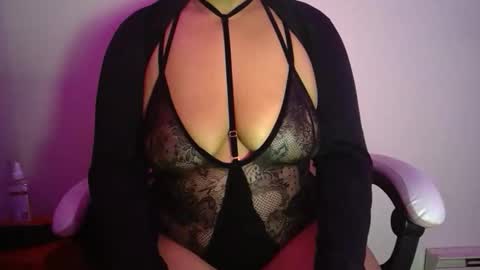 vibe_xxxo online show from March 7, 6:13 am