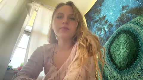 Snapshot of vibewild chatting on September 22, 8:57 pm nova online show from September 22, 8:57 pm