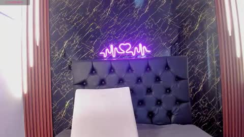 Vichy  Everyday From 1400 to 2130 Col Time online show from November 19, 7:56 pm