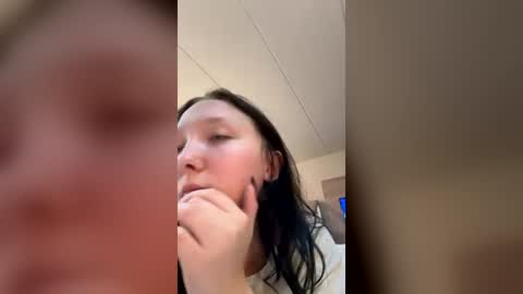Vicky Parker online show from August 3, 4:47 am