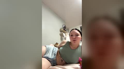 Vicky Parker online show from May 30, 4:44 am