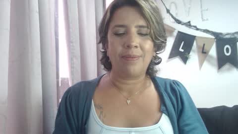 Snapshot of victoria25_meester chatting on October 21, 8:01 pm Hi guys   Im victoria  Be the one who can control me in PVT online show from October 21, 8:01 pm