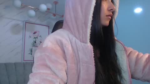 Victoria online show from May 11, 2:45 pm
