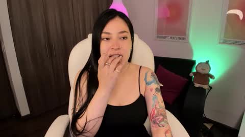 Victoria  online show from November 13, 7:44 am