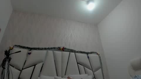 Victoria Sofia online show from December 1, 7:01 pm