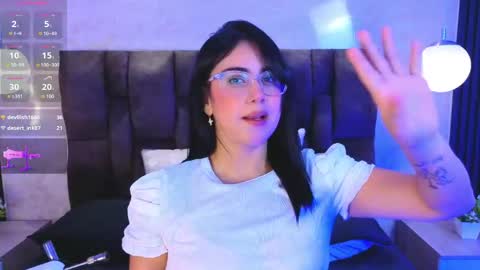 Victoria Andrade online show from May 5, 12:33 pm