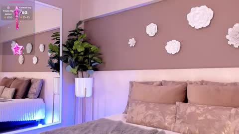 Victoria Shelby  online show from December 1, 11:52 am