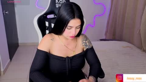 V  I C  T O R I A  online show from March 31, 12:55 am