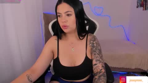 V  I C  T O R I A  online show from October 21, 7:28 pm