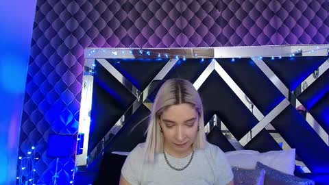 victtoria lee online show from March 21, 7:07 pm