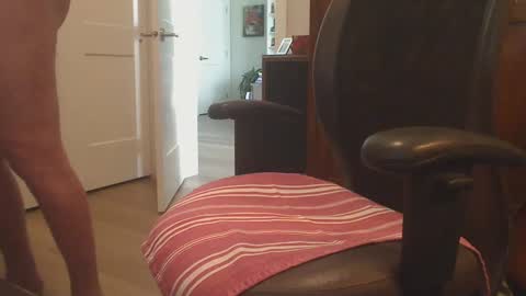 Snapshot of videodrone chatting on October 27, 10:32 pm Exhibitionist online show from October 27, 10:32 pm